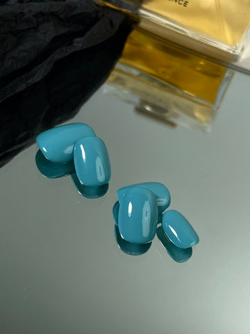 Presson Blue Nails