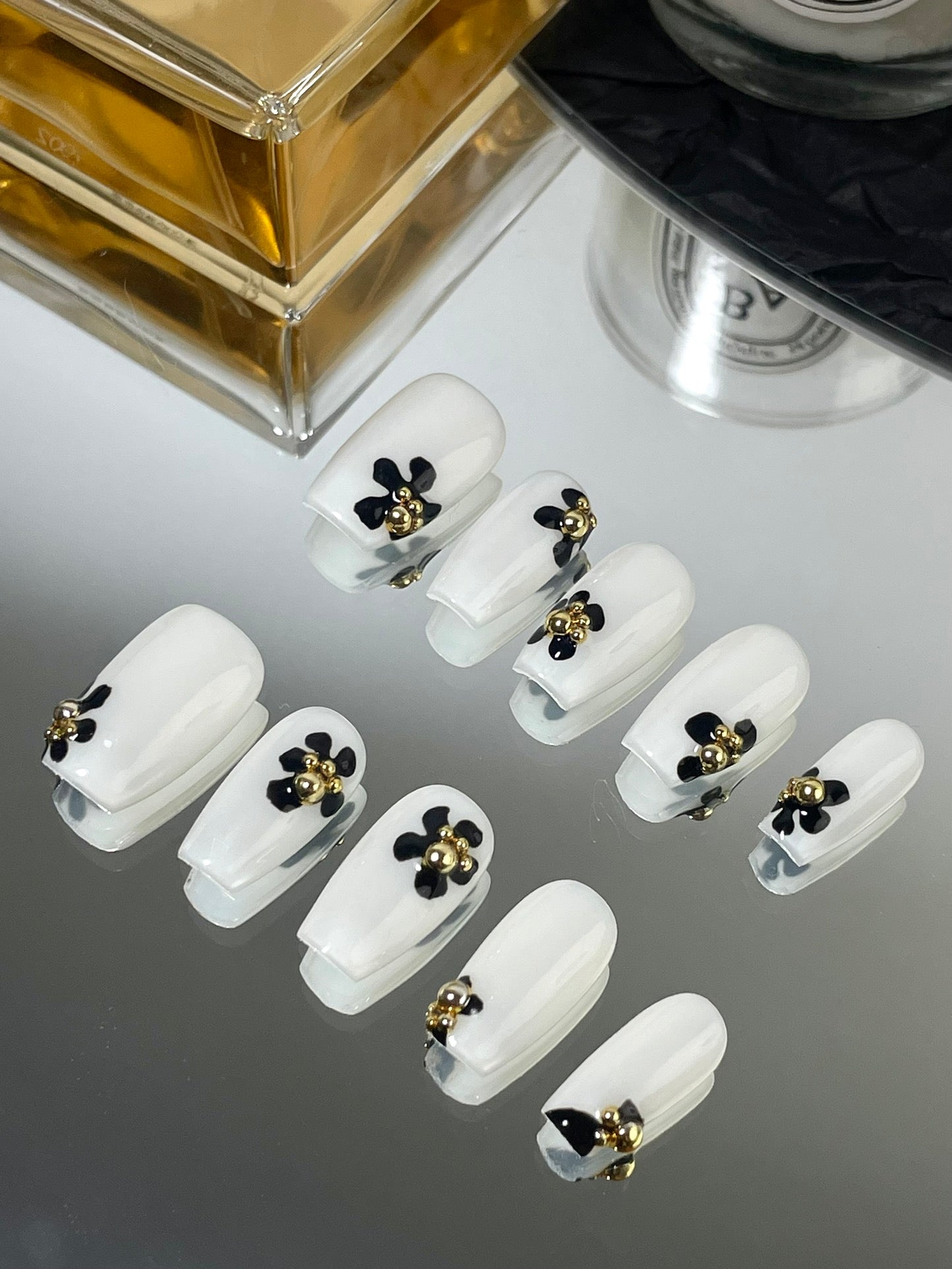 Presson nails with flowers