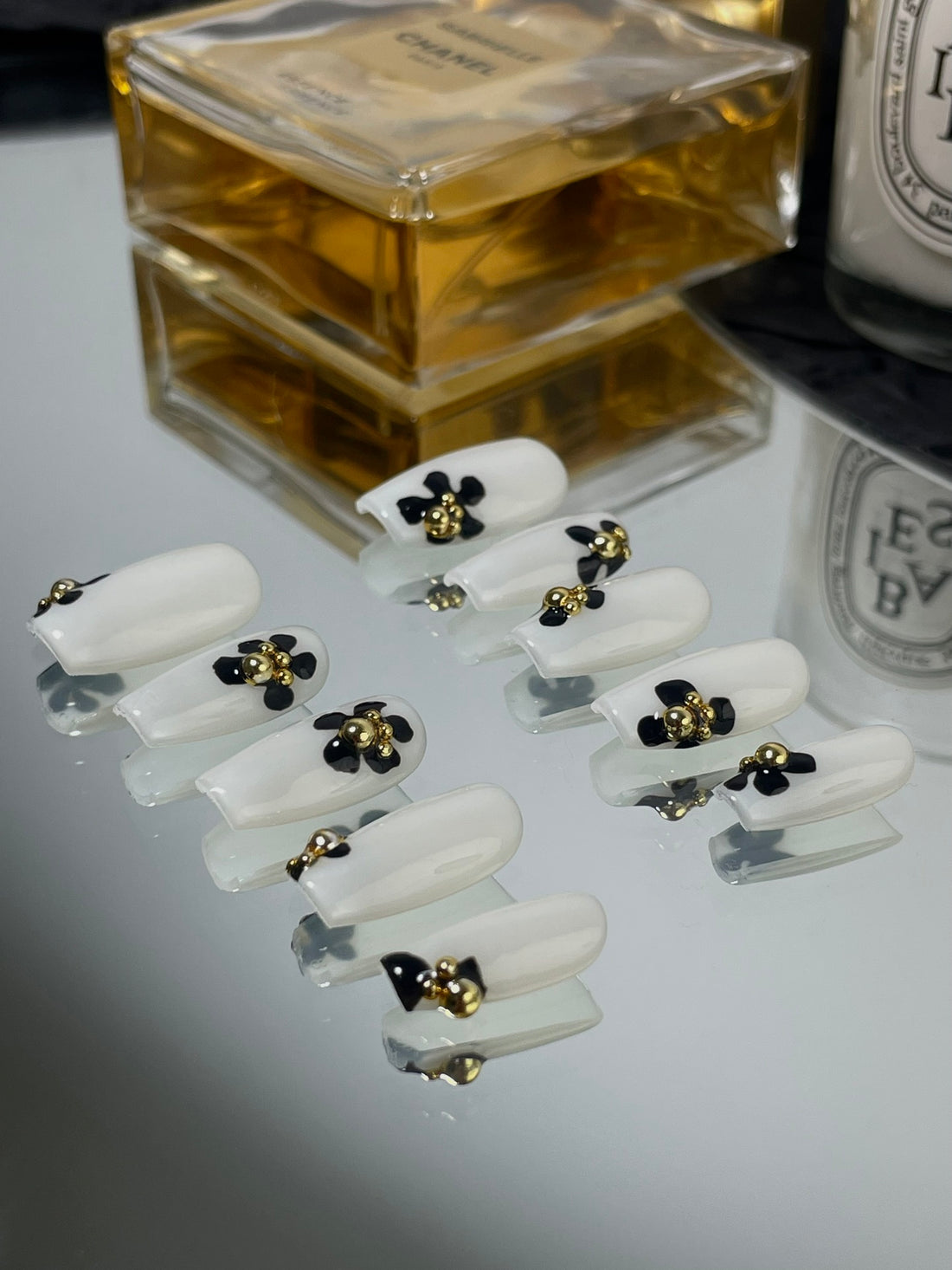 Presson nails with flowers